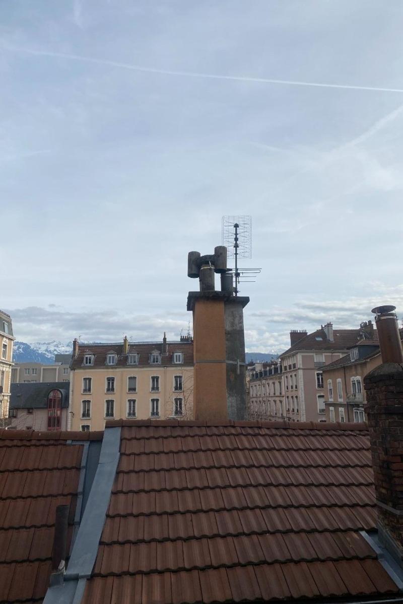 Bel Appartement Moderne Au Coeur De Grenoble Exterior photo